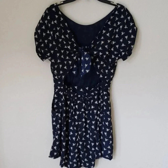 Aijek Bird Print Open Back Romper - Picture 11 of 11